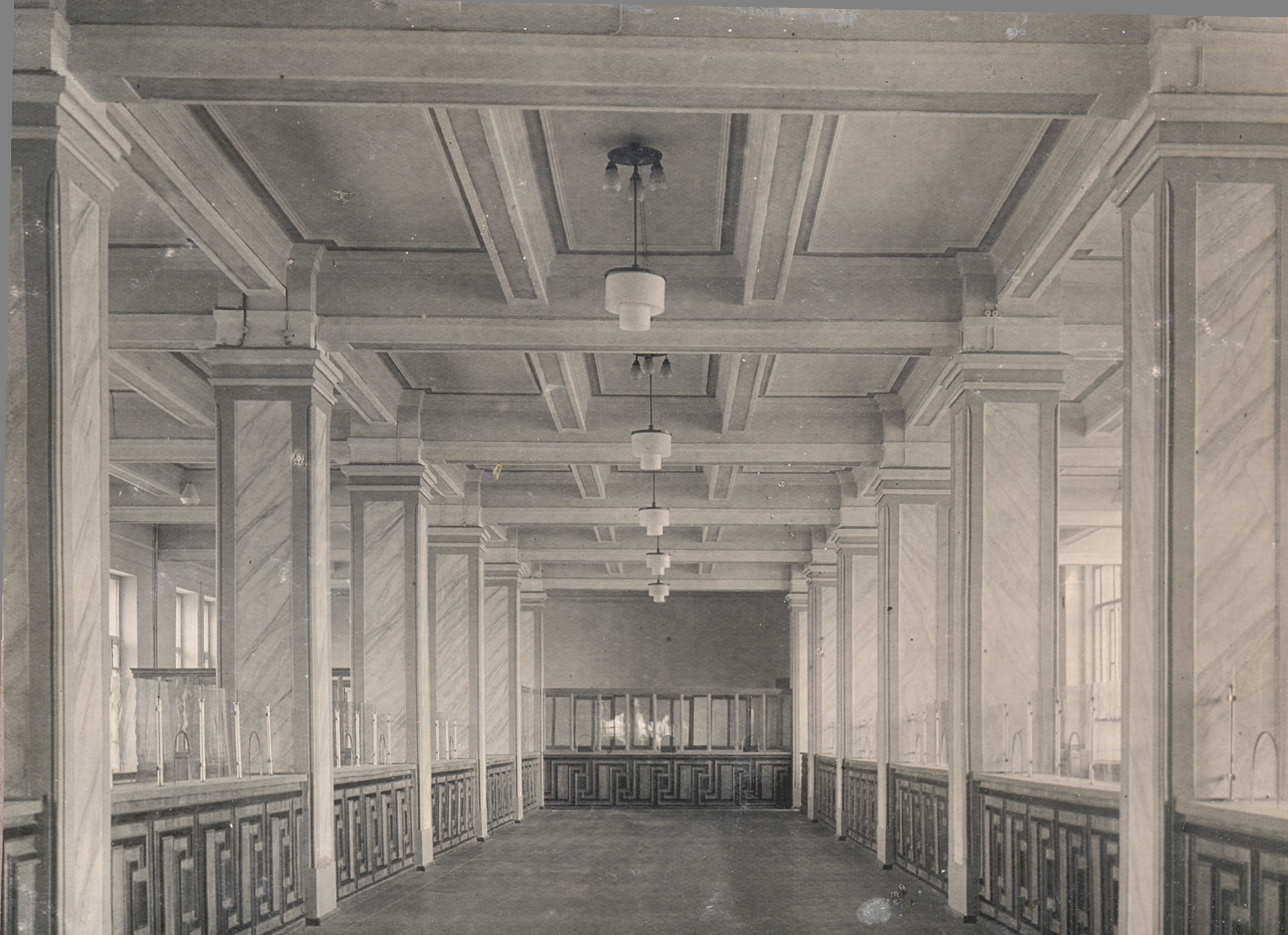 Интерьер операционного здания Иркутского отделения Госбанка СССР, 1938 год