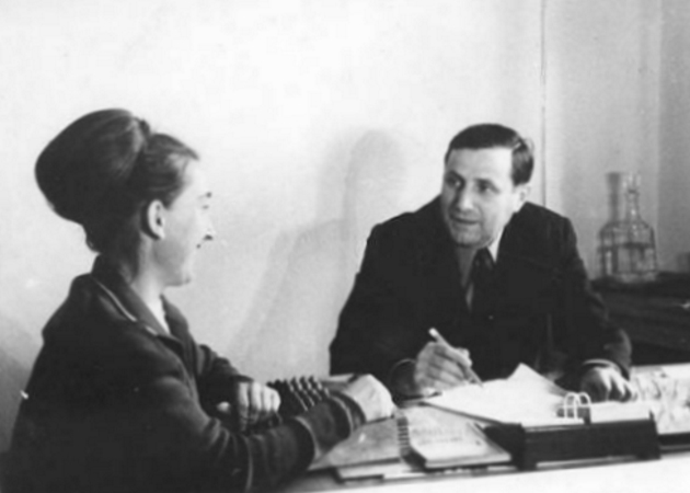 Контора Госбанка СССР Еврейской автономной области. Управляющий - Г.А. Берович. Заместитель управляющего - Л.Г. Зеленская. 1971 год.