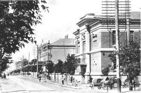 Здание Царицинского отделения Государственного банка. Вид с ул. Астраханской